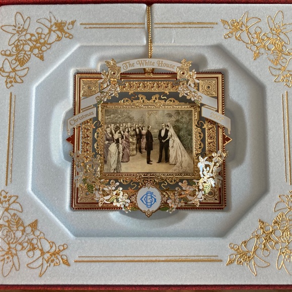 White House Christmas Ornaments - 2006-2012 - Picture 9 of 15